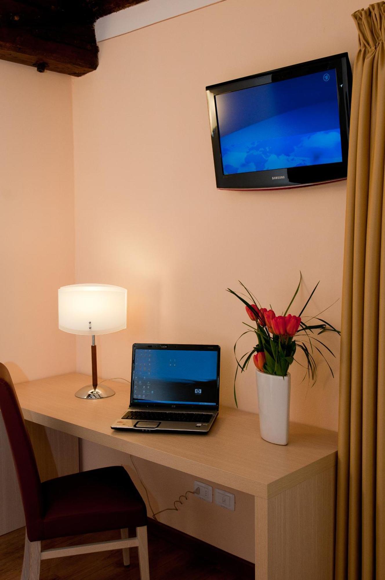 Hotel Villa Maternini Vazzola Habitación foto