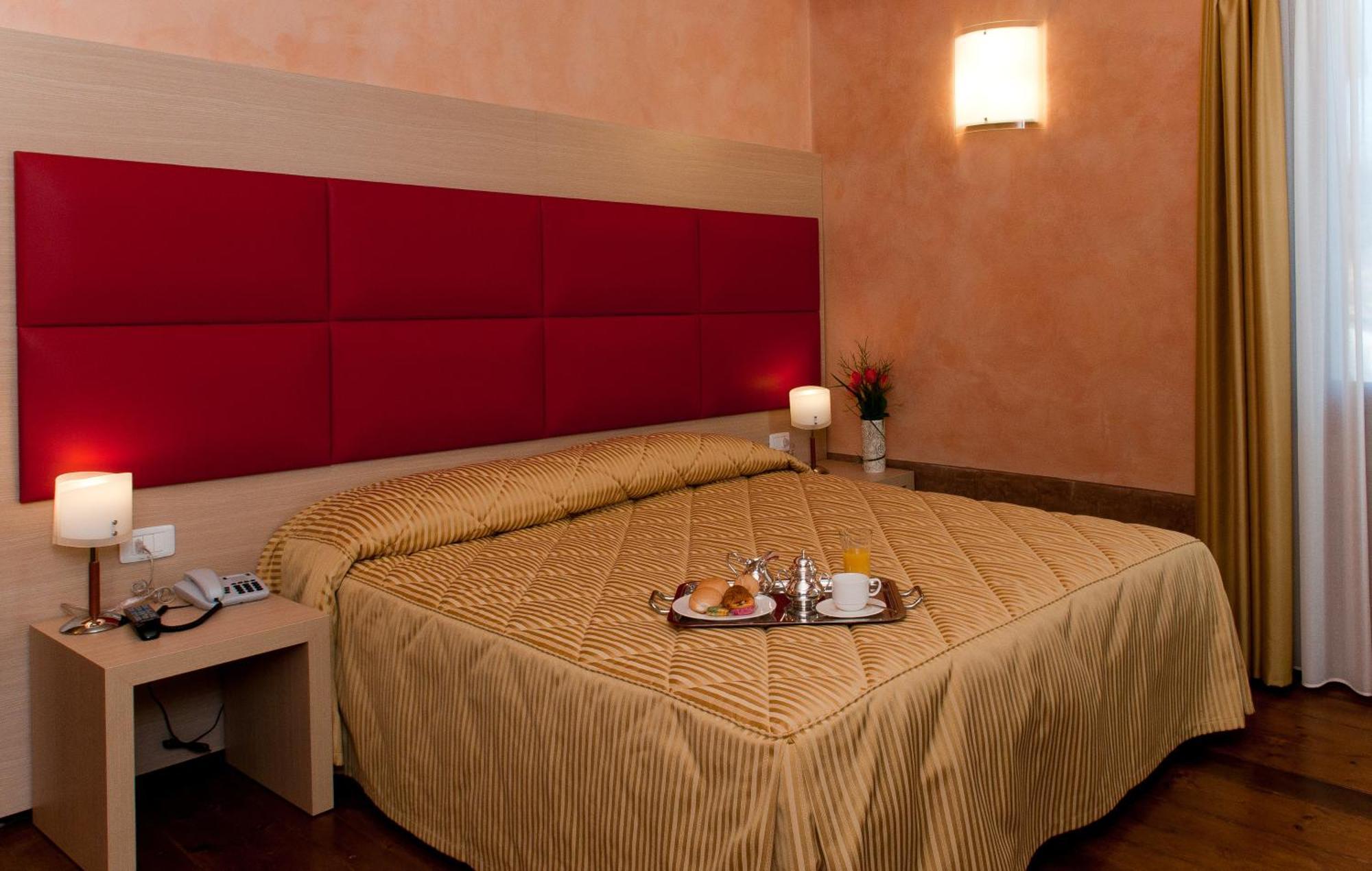 Hotel Villa Maternini Vazzola Habitación foto