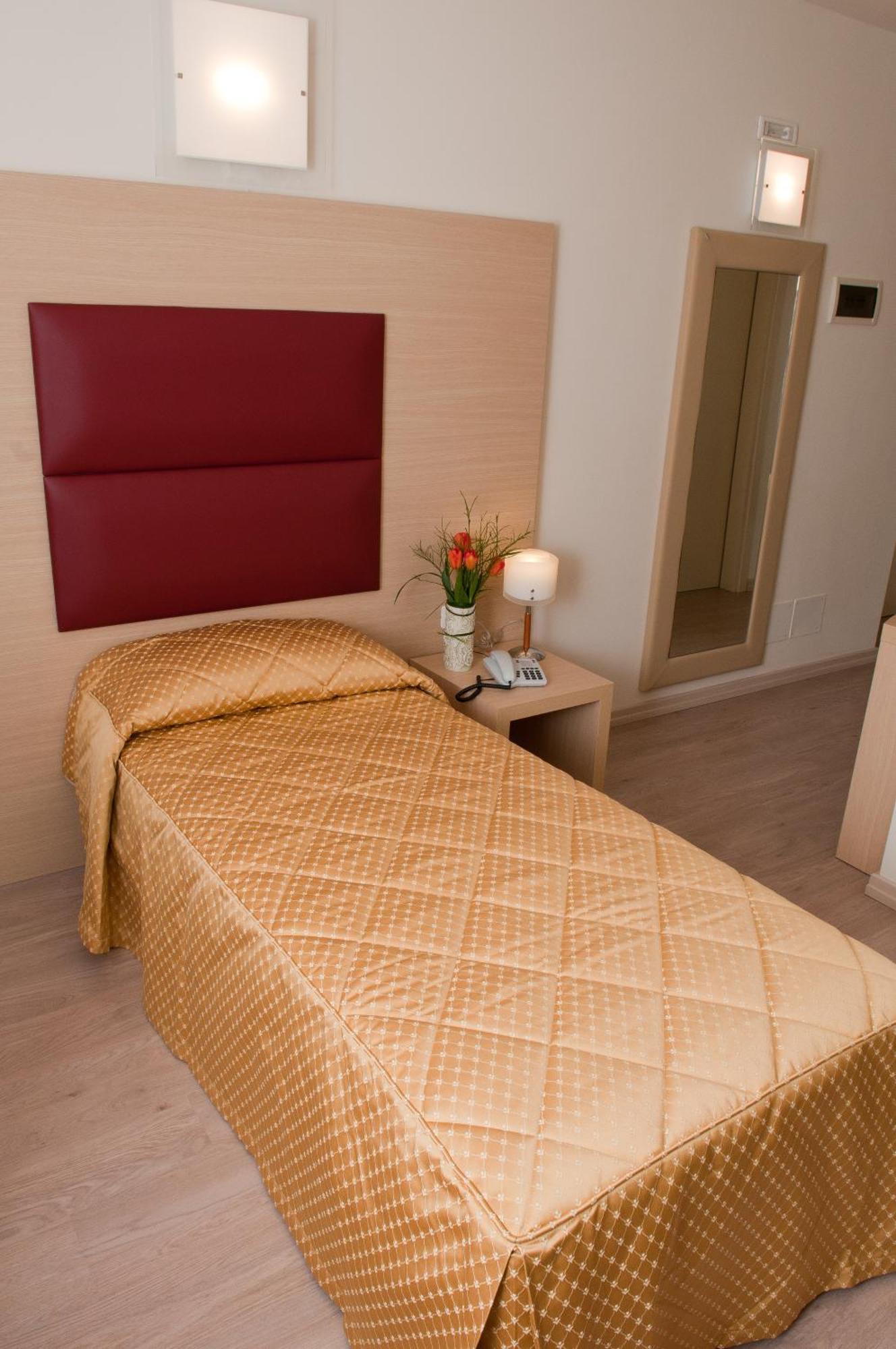 Hotel Villa Maternini Vazzola Habitación foto