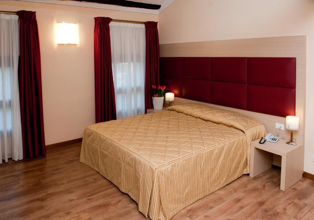 Hotel Villa Maternini Vazzola Habitación foto